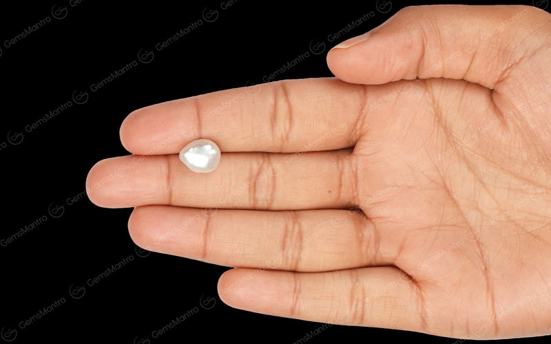 Keshi Pearl (3.87 Carats)