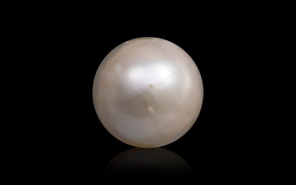 South Sea Pearl - 9.6 Carats