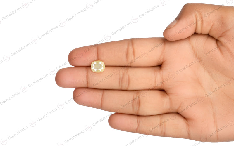 Yellow Sapphire - 3.43 Carats