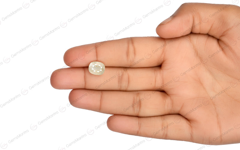 Yellow Sapphire - 4.42 Carats