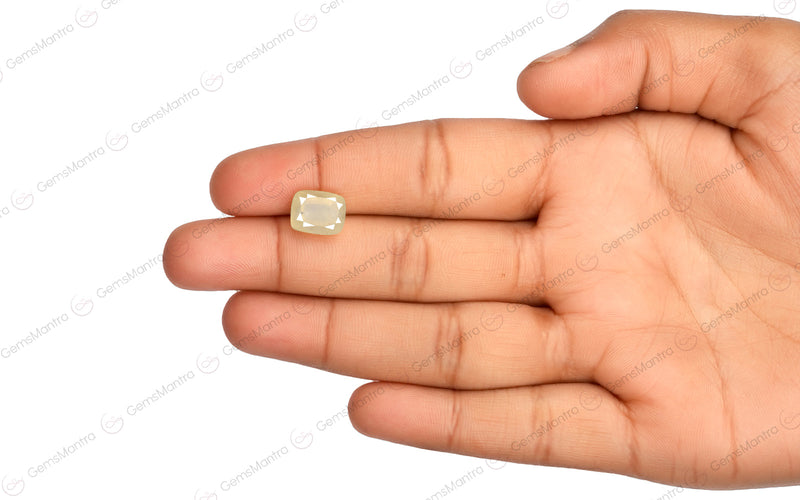 Yellow Sapphire - 6.38 Carats